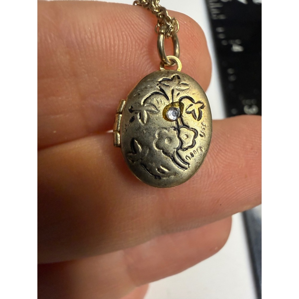 Vintage Gold Tone Etched Floral Oval Locket Necklace Rhinestone Accent
